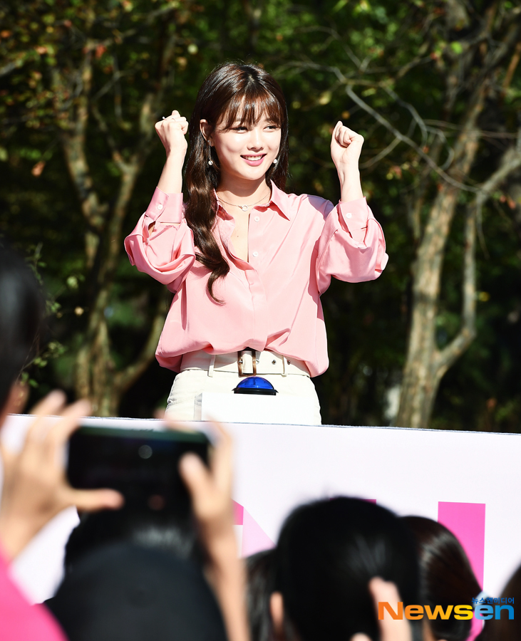 The 2019 Pink Run Seoul event was held at Yeoido Park in Seoul Youngdeungpo District on the morning of October 13.Actor Kim Yoo-jung attended the special contestant.Lee Jae-ha