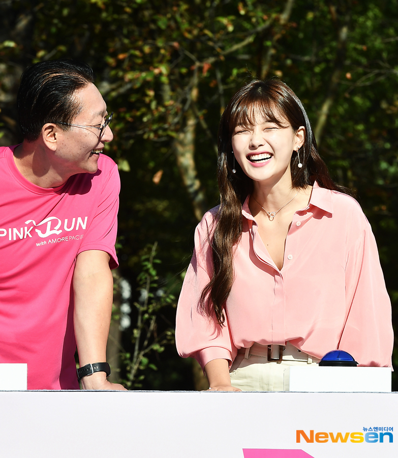 The 2019 Pink Run Seoul event was held at Yeouido-dong Yeouido Park in the Seoul Youngdeungpo District on the morning of October 13.Actor Kim Yoo-jung attended the special contestant.Lee Jae-ha