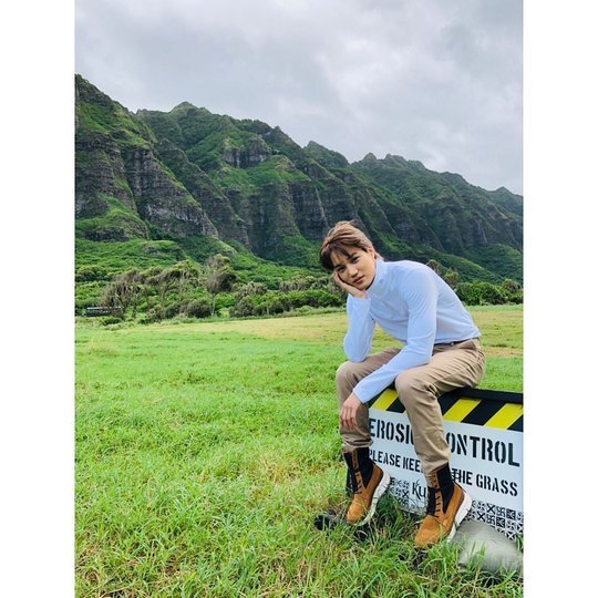 Group EXO member Kai showed off his handsome visuals to the full.Kai posted several photos on her Instagram account on October 13.The photo shows Kai sitting on a sign above the grassland, Kai staring at the camera with her chin on her chin.A distinct features like a piece of Kai make a handsome visual even more prominent.The fans who responded to the photos responded that the visual is crazy, the best looking in the world and I am happy every time I see the mirror.delay stock