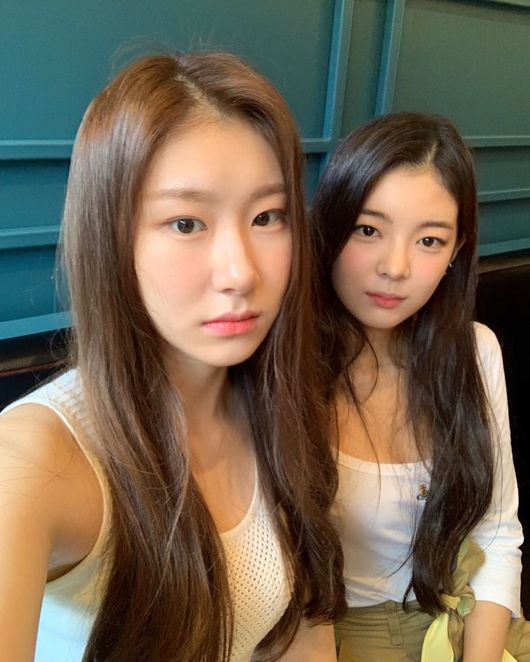 Girls group ITZY members Chaeryeong and Lia also boasted radiant beautiful looks on the Thailand.On the 13th, ITZY official Instagram posted several photos with the article Thailand with Lia.In the public photos, ITZY members Chaeryeong and Lia are taking pictures together.Unlike the expressionless Chaeryeong, Lia is sporting a Smile with a crescent eye.In the ensuing photo, Chaeryeong and Lia, who are holding their drinks and holding their lips out, were shown.Chaeryeong, who was expressionless, showed Smile in a selfie, and Chaeryeongs unique Smile and charm stand out. Fans are heart-throbbing by the charm of going between cold and beautiful women.On the other hand, ITZY released its second mini album ITZY IC in July and performed IC activity.