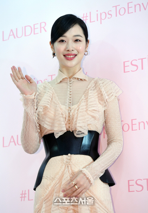 [속보] 경찰 "설리, 사망 신고 접수..확인 중" | 인스티즈