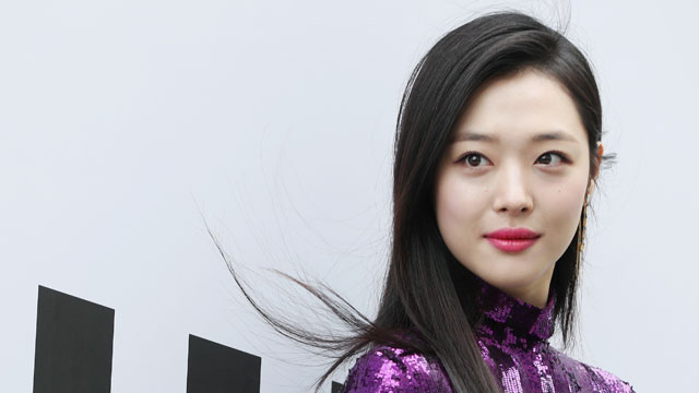 [속보] 경찰, "연예인 설리 사망 신고 접수" | 인스티즈