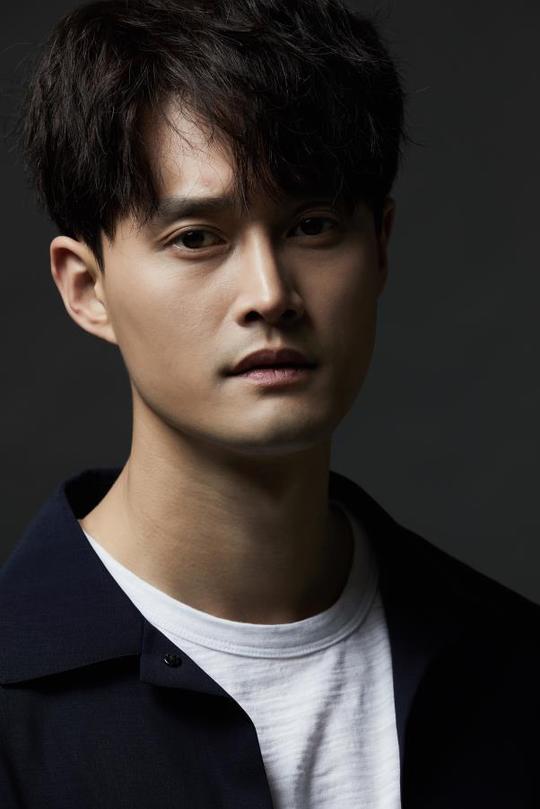 트레드스톤(TREADSTONE) 이미지