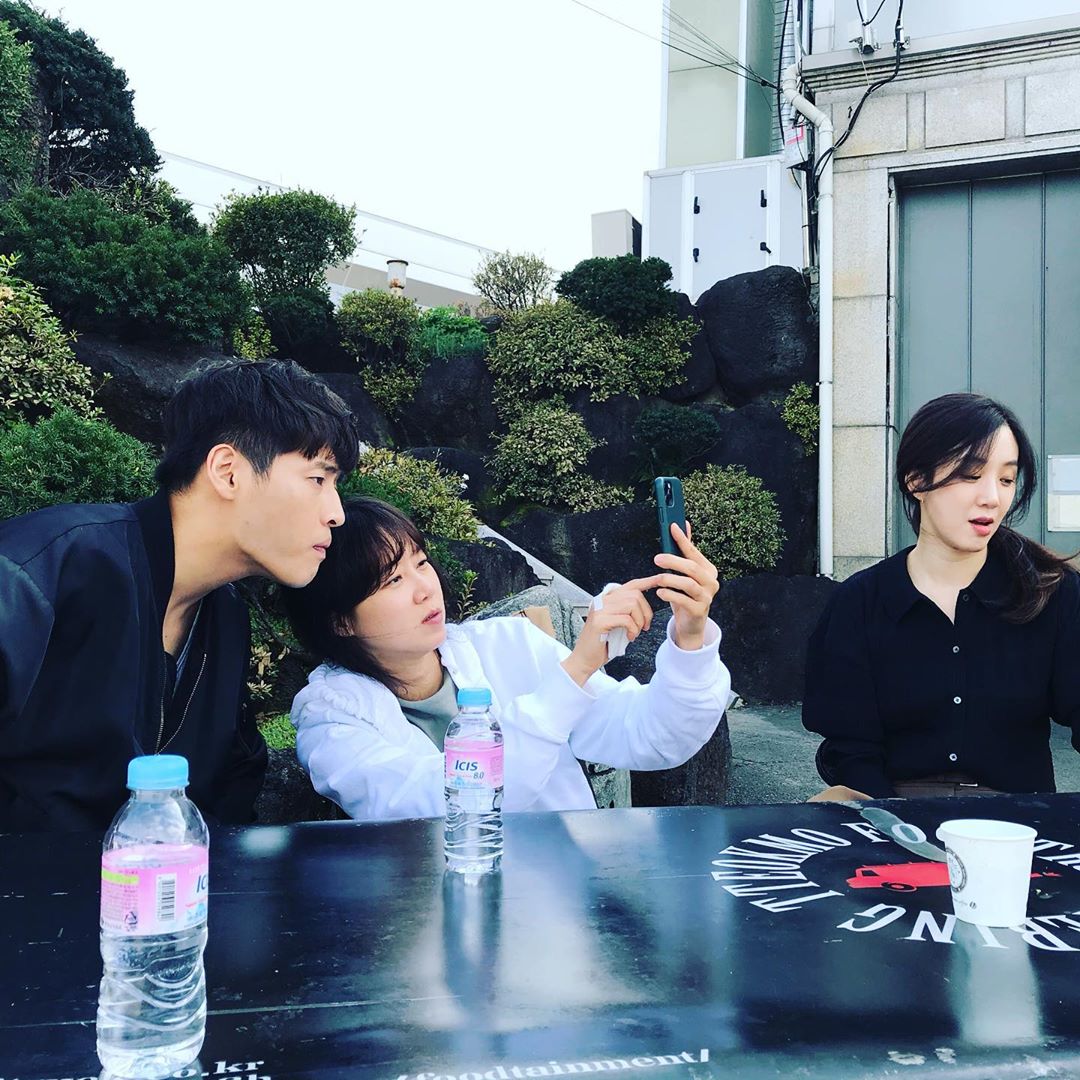 A photo of Gong Hyo-jin, Kang Ha-neul and Jung Ryeo-won in one place has been released.Actor Gong Hyo-jin said on his 14th day instagram, Lunch tteokbokki truck.Camellia profile so it it and # Test Civil War, together with two beautiful pictures.In the public photos, Actor Gong Hyo-jin, Kang Ha-neul and Jung Ryeo-won seem to be talking together.The JTBC drama Inspection Civil War and KBS tree de Mara Celadian Flowers set to be aired are the same.When the photos were released, netizens responded in various ways such as Be careful of the three colds, Cute Camellia and Picture Fighting.On the other hand, Gong Hyo-jin is appearing in the KBS drama At the time of camellia flower.Photo: Gong Hyo-jin Instagram