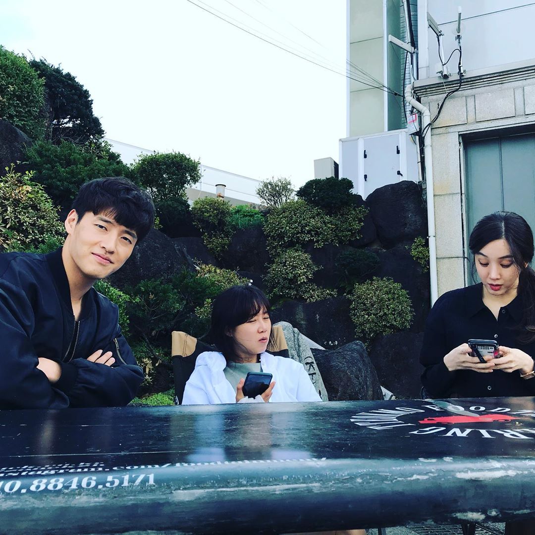 A photo of Gong Hyo-jin, Kang Ha-neul and Jung Ryeo-won in one place has been released.Actor Gong Hyo-jin said on his 14th day instagram, Lunch tteokbokki truck.Camellia profile so it it and # Test Civil War, together with two beautiful pictures.In the public photos, Actor Gong Hyo-jin, Kang Ha-neul and Jung Ryeo-won seem to be talking together.The JTBC drama Inspection Civil War and KBS tree de Mara Celadian Flowers set to be aired are the same.When the photos were released, netizens responded in various ways such as Be careful of the three colds, Cute Camellia and Picture Fighting.On the other hand, Gong Hyo-jin is appearing in the KBS drama At the time of camellia flower.Photo: Gong Hyo-jin Instagram