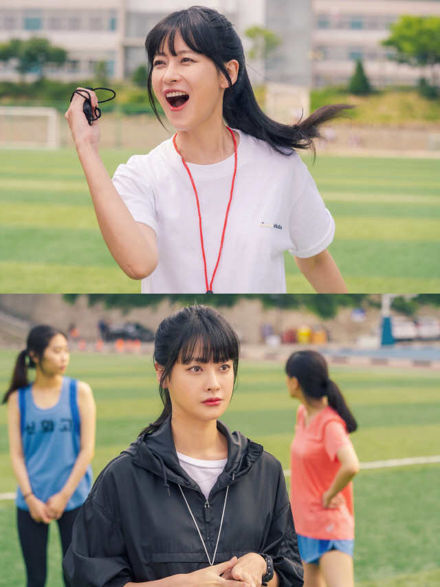 Actor Oh Yeon-seo transforms into a passionate physical education teacher Ju Seo-yeon.MBCs new tree mini series The Weathered Humans (directed by Oh Jin-seok/playplayplayed by Ahn Shin-yu/produced AKahaani), which is scheduled to be broadcast first in late November, is showing the first steel of Oh Yeon-seo, which completely transformed from head to to toe as a hot-blooded physical education teacher, capturing the attention of prospective viewers.Disgusting Humans is a cheerful romantic comedy drama in which a woman with a hateful man and a man with an obsessive appearance overcome each others terrible appearance prejudice and misunderstanding and meet true love.Oh Yeon-seo is a hot-blooded physical education teacher who has a strong personality in the play, and will give off the charm of disassembling and unconventional charm and giving the charm to the house theater.In the public photos, Oh Yeon-seo, who transformed perfectly into a passionate physical education teacher, was captured.She is looking forward to the heroine physical education teacher Ju Seo Yeon Character because she is walking all over the school in a small way.Oh Yeon-seos unique expression and lovely smile boast a synchro rate with Ju Seo Yeon.In addition, the sharp shining eyes and the strong expression feel the charm of the girl Crush, and the attention of the prospective viewers is focused on how he will draw the enthusiastic teacher Ju Seo Yeon with various charms.In particular, Ju Seo-yeon is a person who has suffered from all kinds of hardships due to her handsome brothers and younger brother and naturally has prejudice against the beautiful man. She is raising the curiosity of prospective viewers about how she will connect with Lee Kang-woo (Ahn Jae-hyun), who is obsessed with her appearance, and what Kahaani is hidden between the two men and women.On the other hand, Oh Yeon-seo, who is going to transform into a hot-blooded physical education teacher, can be seen in MBCs new tree mini series Disable Humans ahead of the first broadcast at the end of November following How to Find.