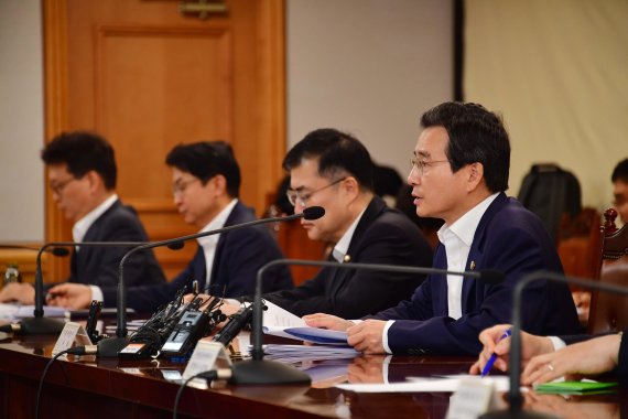김용범 이미지