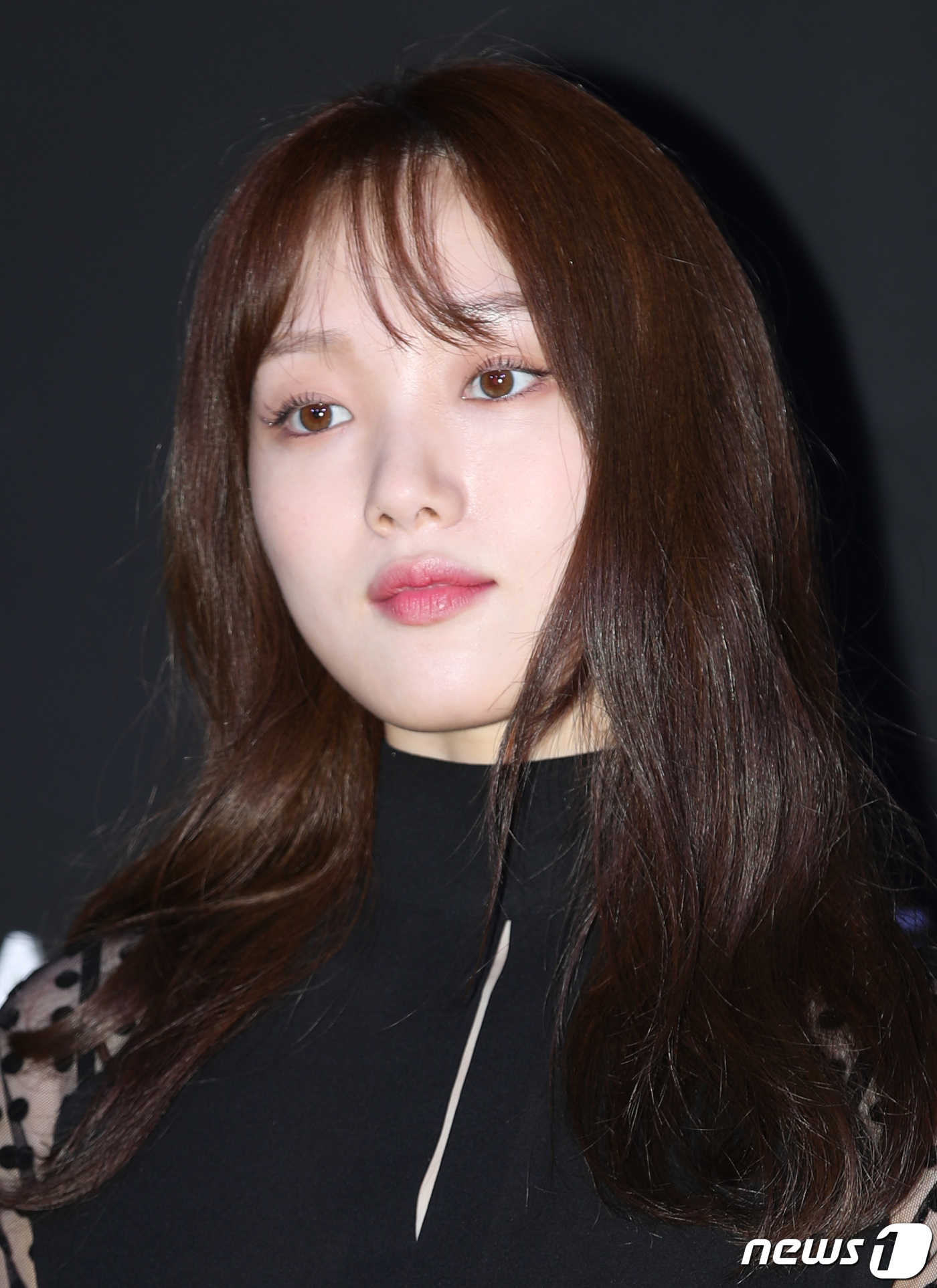 Seoul=) = Actor Lee Sung-kyung poses for a photo event at a store in Seoul Samcheong-dong on Thursday afternoon.October 17, 2019