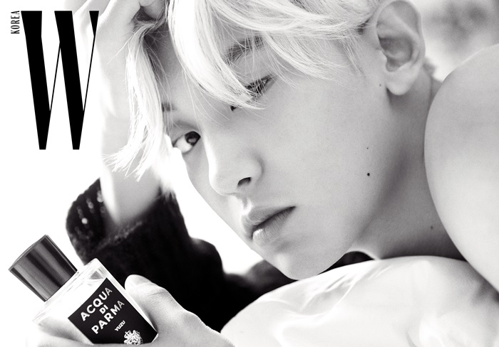 Chanyeol, a member of the group EXO, has unleashed a different charm through a dreamy picture.A pictorial with EXO Chanyeol and Italian Nichi Perfume brand Aqua di Parma was released in the November issue of fashion magazine W Korea.Chanyeol has been able to digest the concept of a completely different feeling from the picture she has photographed so far, with her sensual eyes radiating the charm of bold and sophisticated men.Chanyeol is also the back door that he has been actively filming more than ever, such as revealing what flavor is good for his taste.