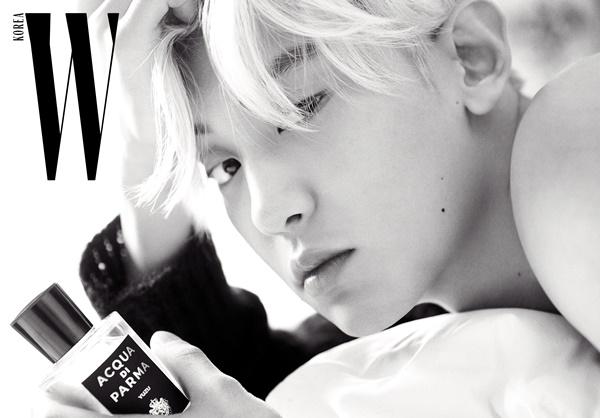 In addition, it has created an exotic atmosphere of Italy Milan, and it has created a unique atmosphere by expressing its classical charm perfectly with its own personality.Through this picture, Chanyeol is the back door that he has been actively shooting more than ever, such as releasing the concept of a completely different feeling from the picture he has photographed so far and revealing what the flavor is that suits his taste.