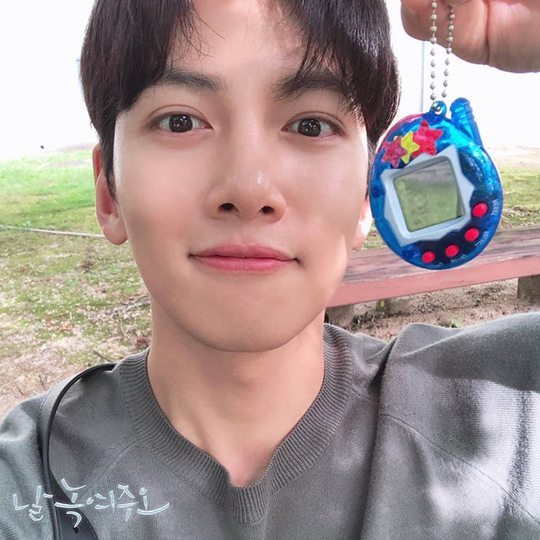 <p>Actor Ji Chang-wook and Won Jin-As cute Self photo was unveiled.</p><p>tvN drama official Instagram 10 17 Beautiful Mind in the world, radiantly Self sprinkle, dotthis with multiple photos posted were.</p><p>In the picture is a Tamagotchi game for any Ji Chang-wook and Won Jin-As all our son. Ji Chang-wook of heart-warming visuals and Won Jin-As, a playful expression into it. Two people of the refreshing atmosphere is remarkable.</p><p>A picture for the fans for, Tamagotchi, and so cutes, etc., reactions.</p><p>Ji Chang-wook and Won Jin-A starring tvN Saturday drama the day melt seeis every Saturday, Sunday 9pm broadcast</p>