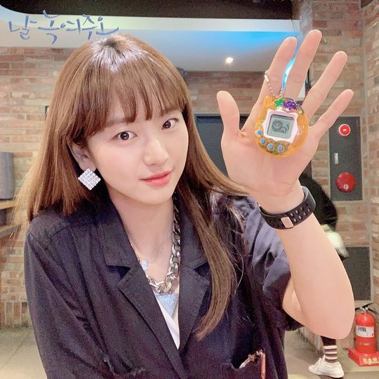 <p>Actor Ji Chang-wook and Won Jin-As cute Self photo was unveiled.</p><p>tvN drama official Instagram 10 17 Beautiful Mind in the world, radiantly Self sprinkle, dotthis with multiple photos posted were.</p><p>In the picture is a Tamagotchi game for any Ji Chang-wook and Won Jin-As all our son. Ji Chang-wook of heart-warming visuals and Won Jin-As, a playful expression into it. Two people of the refreshing atmosphere is remarkable.</p><p>A picture for the fans for, Tamagotchi, and so cutes, etc., reactions.</p><p>Ji Chang-wook and Won Jin-A starring tvN Saturday drama the day melt seeis every Saturday, Sunday 9pm broadcast</p>