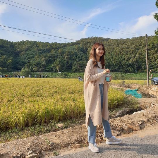 Actor Lee Yo-won encouraged OCN Wednesday-Thursday Evening drama to watch Running Investigator.Lee Yo-won posted a picture on his instagram on October 17.The photo shows Lee with a drink, and Lee smiles brightly at the camera, and Lees face size and innocent aura catch his eye.Fans who responded to the photos responded such as Should catch the premiere today, Fighting until the last shot and It is so beautiful.The Running Investigator starring Lee Yo-won is broadcast every Wednesday and Thursday at 11 pmdelay stock