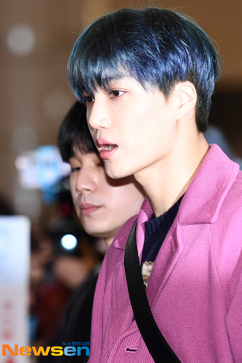 <p>EXO(EXO) member, guardian, Chanyeol, Kai, background, Sehun, Chen 10 November 17 Afternoon Seoul Gangseo way car Gimpo International Airport through the ‘EXO PLANET #5 - EXplOration - In Japan’ schedule to attend car Japan Osaka University the country had.</p><p>EXO(EXO) member, Kai with Japan Osaka University the country has.</p>