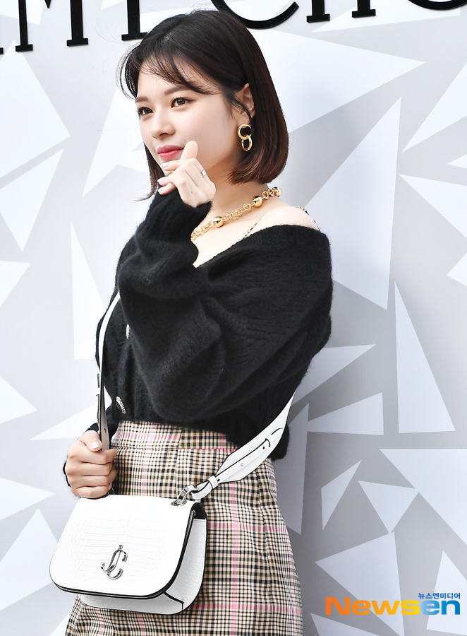 The photo call event of luxury accessory brand Jimmy Chu was held on October 18 at EAST Square in Galleria Luxury Hall.Lee Sung-kyung Jeongyeon (TWICE) and Hong Jong-Hyun attended the ceremony.Lee Jae-ha