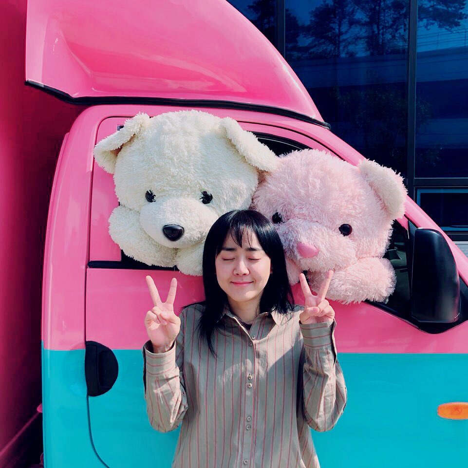 Moon Geun-youngs Coffee or Tea Celebratory Photoand shared the message.Actor Moon Geun-young uploaded a photo to his Instagram on October 18 with the phrase 2019. 09. 24. Hua. Coffee or Tea of Bahwa Bear.In the photo, Moon is doing a hand-heart in front of a teddy bear, and he surprised the viewers by showing off his beauty while time seemed to stop.Moon Geun-young said, I was very tired, but I laughed at the bears. I always thank you for being always, still, silent, and sincere.Moon Geun-young will appear on the TVN monthly drama Catch the Ghost, which will be broadcasted on the 21st.han jung-won