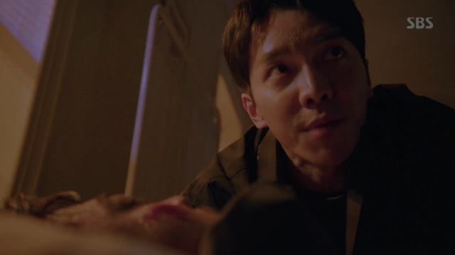 Lee Seung-gi saved Jang Hyuk-jin as a transfusion transmitted virus.On October 18, in the 9th episode of SBS gilt drama Vagabond (playplay by Jang Young-chul, Jung Kyung-soon/directed Yoo In-sik), Lee Seung-gi claimed to be a transfusion transmitted virus to Kim if (Jang Hyuk-jin), who is in danger of his life.Kim If, who was shot on the day, visited the Korean Embassy in Morocco with Cha Dal-gun and Kitaewoong (Shin Sung-rok).Gitaewoongs emergency surgery saved Kim ifs life but caused a sudden convulsion from an overdose.If you do not translate quickly, you can die. In the situation where you can die, you say my blood is drawn to the word O type like you and say to Kim if.Dont die, he shouted.The man had lost his energy by drawing a lot of blood. Lets stop here. Mr. Dalgan is dying, said the man.If Kim if dies, who will find out that our Hun killed him. Lee Ha-na