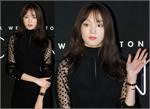 Actor Lee Sung-kyung poses at the Sweden clock and accessory brand Daniel Wellington (DANIEL WELLINGTON) brand photo event held at the Samcheong-dong flagship store in Seoul Jongno District on the afternoon of the 17th.Lee Sung-kyung completed the elegant party look, which was made of see-through sleeves and gave points with clocks.Written by Park Ji-ae, a fashion webzine, and a photo by Jang Ho-yeonActor Lee Sung-kyung poses at the Sweden clock and accessory brand Daniel Wellington (DANIEL WELLINGTON) brand photo event held at the Samcheong-dong flagship store in Seoul Jongno District on the afternoon of the 17th.