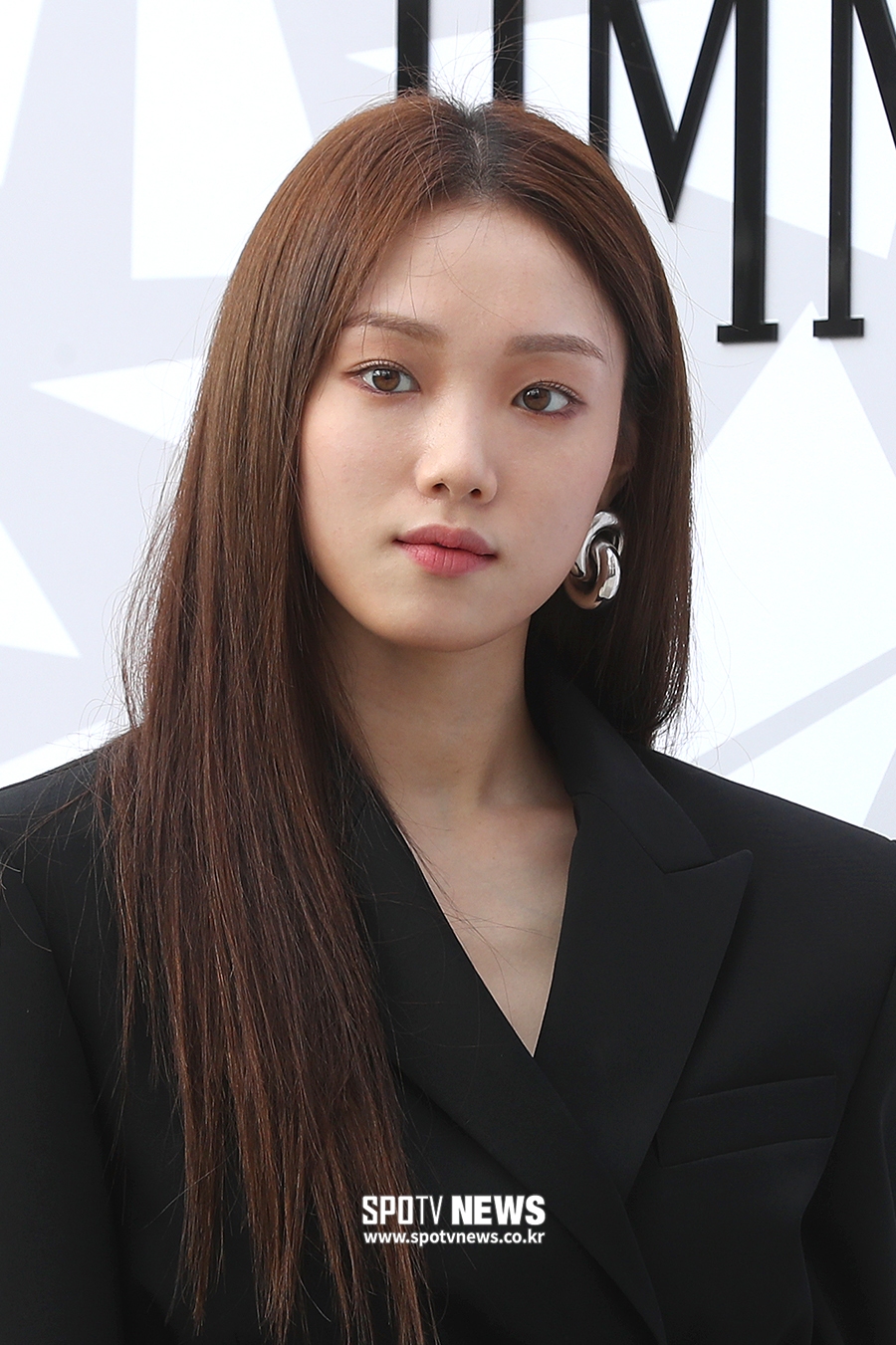 On the afternoon of the 18th, he poses at a brand photo call event held at the Gallery Department Store in Apgujeong-dong, Seoul Gangnam District.Actor Lee Sung-kyung poses.=Seoul,
