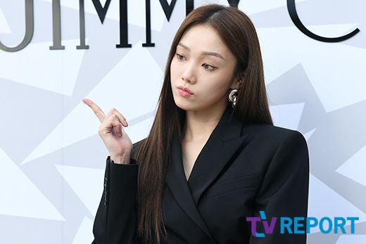Actor Lee Sung-kyung attended a fashion brand event held at Galleria Department Store in Apgujeong-dong, Seoul Gangnam District on the afternoon of the 18th.