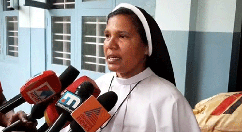 올 8월 인도 남부 케랄라주에 있는 수녀원에서 방출 통보를 받은 칼라퓨라 수녀 케랄라주 현지 온라인 매체 'reporter.live' 캡처