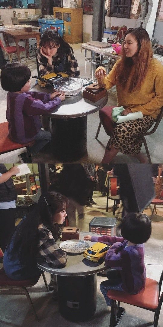 Actor Gong Hyo-jin released the filming site of KBS2 Around the Time of Camellia Flowers.On the 19th, Gong Hyo-jin posted two photos on the Instagram with an article entitled Tong-tong-tong-tong #Camellia profile so it.In the open photo, Gong Hyo-jin is sitting at a round table with singer and actor Son Dambi and child actor Kim Kang-hoon.Gong Hyo-jin is constantly looking at his son, Kang Hoon, with his mother Smile, and gives a warm Smile.Dongbaek Flowers, in which Gong Hyo-jin plays the role of camellia, is broadcast every Wednesday and Thursday at 10 pm.