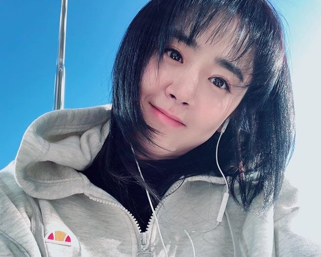 Moon Geun-young posted several photos on his SNS on the 19th, along with an article entitled Heaven, Wind, Pretty Sky and Winds I encountered during shooting.In the open photo, Moon Geun-young is facing the Wind against the background of the blue sky. The neat Beautiful looks in the free atmosphere catches the eye.The fans who responded to the photos responded such as Fighting today, Clear sky like sister and I expect drama.On the other hand, Moon Geun Young will appear as a Phantom in the TVN drama Catch the Phantom, which will be broadcasted on the 21st.