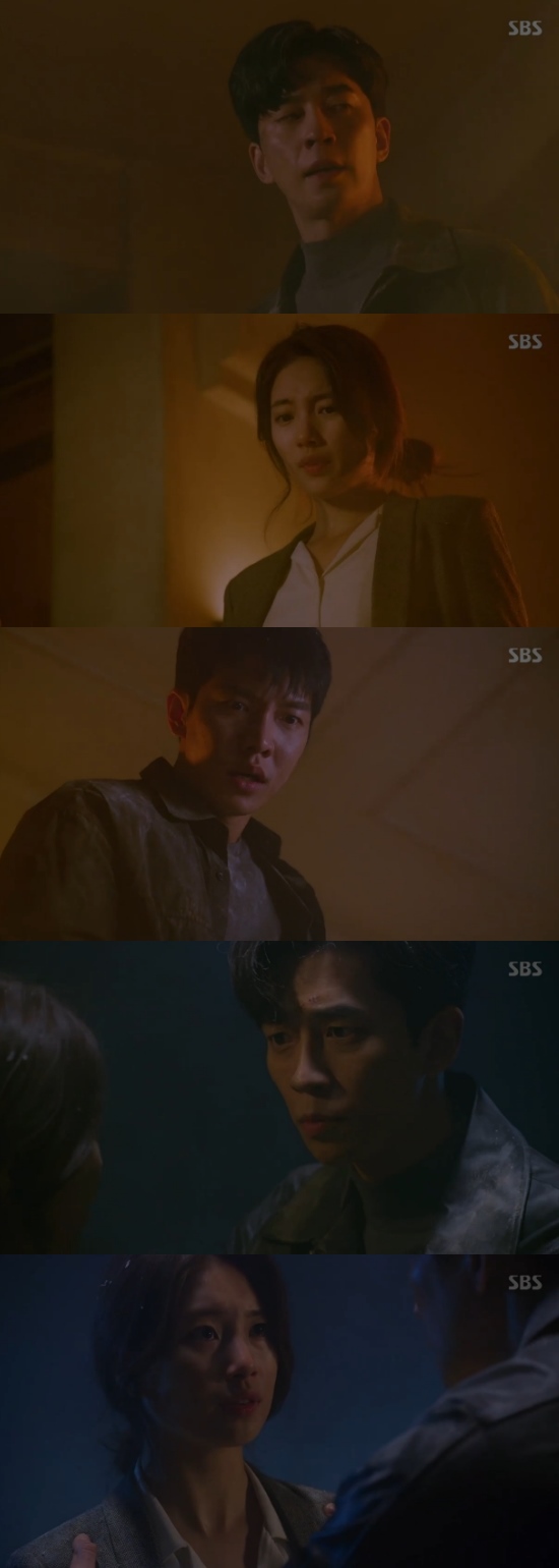 Vagabond Lee Seung-gi Warned to Kim Min-jong and Jung Man-sikIn the 10th episode of SBS gilt drama Vagabond broadcast on the 19th, Cha Dal-gun (Lee Seung-gi) and Gohari (Baesuji) escaped.Cha Dal-geon, Kim Song Yuqi (Jang Hyuk-jin), and Gohari, who were chased by the assassination group, broke the name and helped three people.There was another person who helped them: Mikey (Ryu Won), secretary of Prince Edward Island (Lee Kyung-young), followed by a bomb.After killing the remaining agents, Gitaewoong told the confession, Get Kim Yuqi alive. Im ordered to get rid of you. This is Ahn.There is only one place in South Korea that can shake and shake the NIS. He told me the contact information of the code name Vagabond .If the government is involved, I do not think it is something I can do, said Taewoong. I know you are not capable. You are the only one to take this job.Gitaewoong told Kim Se-hoon (Shin Seung-hwan) that we didnt kill him, we survived luck, and then told An Ki-dong (Kim Jong-soo) to erase the CCTV recording video.When he heard the news, Jung Man-sik poisoned Kang Ju-cheol (Lee Gi-young).Yoon Han-ki (Kim Min-jong) told Min Jae-sik, Application for a search warrant for Dynamics. When the evidence was insufficient, Yoon Han-ki said, If there is not enough evidence, we should make it.As long as I am there, Prince Edward Island will not have much to do. Meanwhile, when Gohari called the contact number that Giewoong informed, Kang Ju-cheol received the call.Since then, they have confused NIS surveillance, and soon Cha Dal-gun appeared on the screen and Warned to Yoon Han-ki.Photo = SBS Broadcasting Screen