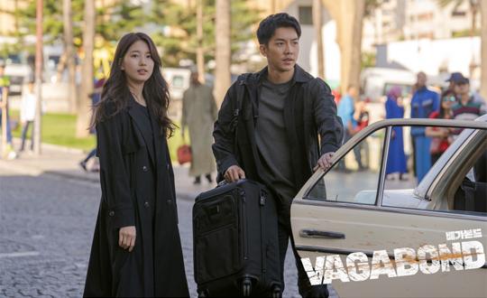 Our very bitter reality in VagabondIt is the order of the Nationality. In the SBS gilt drama, Vagabond, Kitaoong (Shin Seong-rok), who fought to protect Kim If (Jang Hyuk-jin), a witness of the Planes bombing, along with Lee Seung-gi and Gohari (Bae-ji), begins to conflict with the NIS directors words.I can not even think of it even though I know that Cha Dal-gun, Go Hae-ri and Kim if are in Danger to die in front of the assassins who have been supporting me.It is because of the word Nationalitys command.But is that the order of the Nationality? Is it the perverse desire of those who call the Nationality and take personal power and power?With the introduction of the next generation fighter jet, Jessica Lee, a John Enmark company, is trying to turn public opinion to its advantage by terrorizing the civil aircraft of the rival Daanamicsa, which is called Min Jae-sik (Jung Man-sik), director of the Ministry of National Defenses policy department Park Man-young (Choi Kwang-il), and Shadow, and is also linked to Yoon Han-ki, chief of the Min Jung (Kim Min-jong), who controls the work behind the scenes.In addition, President Chung Kook-pyo (Baek Yoon-sik) and Prime Minister Hong Soon-jo (Moon Sung-geun) actually aid and support these things.In front of him, he calls the people and tears, but he thinks only of his political gain.The benefits of the Nationality are not in vain.Even the Planes terror killed children, but the truth is not even interested in them.Instead, they judge what is political gain, and what is favorable to their money and power.Is an action genre drama that deals with gates involving the Nationality leadership and the NIS, but it reminds me of the reality that past regimes have created with its sketch.The personal criticism through the power of the BBK incident during the Lee Myung-bak administration, the non-linear reality that became the smoking gun that broke down the Park Geun-hye regime, and the tragedy such as the Seowall disaster that occurred at that time are strangely melted in the sketch of Vagabond.There comes to mind the so-called bad things that were done under the name of Nationality.You get paychecks in the country. Im a tax man. Its my problem, and Ill work it out.My nephew is dead. On the ship that comes in with Kim if, Chadalgan tells the confessional.He is not a matter of nationality, but his perception that the person who receives Paycheck is forced to follow the orders of the person who gives it.But is it nationality that paychecks to public officials? No. They pay taxes.So this line of Cha Dal-geon shows his own limits of perception: its not his personal problems, its the nationality and the peoples.They are not paying checks for taxes, but they are those who have to work for the people, not to follow the orders of the Nationality.The answer that Ko Hae-ri, who heard the story, understands the reality, shows that they are realizing this fact little by little.Yes, Im a civil servant, and I need to support my mother and sister, but what if this happens next time?Im a civil servant then, so I have to pretend that I did not know if I did anything bad at the Nationality.Hoon and Hoon friends I know my dad, Colonel Ko Kwang-chul, is up there. I know what youre seeing. But how frightening.Ill give the people the right information this time, so bad ordering wont do anything bad again.In fact, the impression that people have in the name of Nationality in our reality is not very favorable.It is because there are not many people who thought of their interests only by calling the people rather than protecting and protecting the people.How can we trust and support in front of the Nationality, where even unfair death does not reveal the truth properly?So, like Don Quixote in , Chadalgun and Goh Hye-ri were fighting the Nationality.Thats not a realistic story, of course, but the process of passing the Danger every time they die and getting closer to the reality of that corrupt power gives viewers a powerful catharsis.The coolness of the chadalgeon is based on the harsh sentiment of our time that the people are more likely than the orders of the Nationality.Youre doing a lot of work for the Nationality. What is Yoon Han-ki, the senior secretary for civil affairs? He pretended to be righteous and lived there?Min Jae-sik, youre a waste of swearing. Youre all fucked up, you bastards! Im coming to smash it!columnist