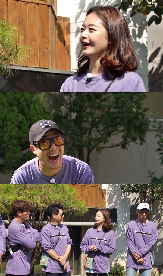 In Running Man, the story of Actor Jeon So-min meeting with the singer star in person and receiving real-life love counseling is revealed.In a recent recording of SBSs Running Man, which will be broadcast on the 20th, Jeon So-min surprised Haha, who had no idea of this fact, by revealing the episode he met with the stars and saying, I met with the stars and received love counseling.Jeon So-min then said, The stars gave me a lot of advice, and once they said they would reduce alcohol. The members were loudly sympathetic to the one-point advice of the stars.On the other hand, another reality advice of the star that surprised the members during the three-hour love consultation was revealed, and all the members looked at the embarrassed Haha and asked, Why did you marry Haha?While questions are gathering about what kind of advice the star gave to Jeon So-min, Running Man, where the previous-class laughter-bearing mission will be held, will be broadcast at 5 p.m. on the 20th.