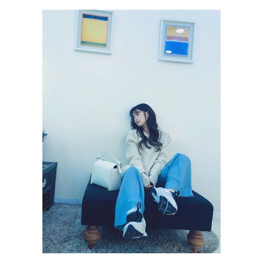 Actor Jung So-min flaunts her watery Beautiful looksJung So-min posted a picture on his instagram on October 20 with an article entitled Autumn.The picture shows Jung So-min sitting in a chair, and the size of the small face and distinctive features of Jung So-min are eye-catching.Jung So-mins neat atmosphere also catches the eye.The fans who responded to the photos responded such as Oh, its beautiful, I want to have an atmosphere like my sister and The new hairstyle is really beautiful.delay stock