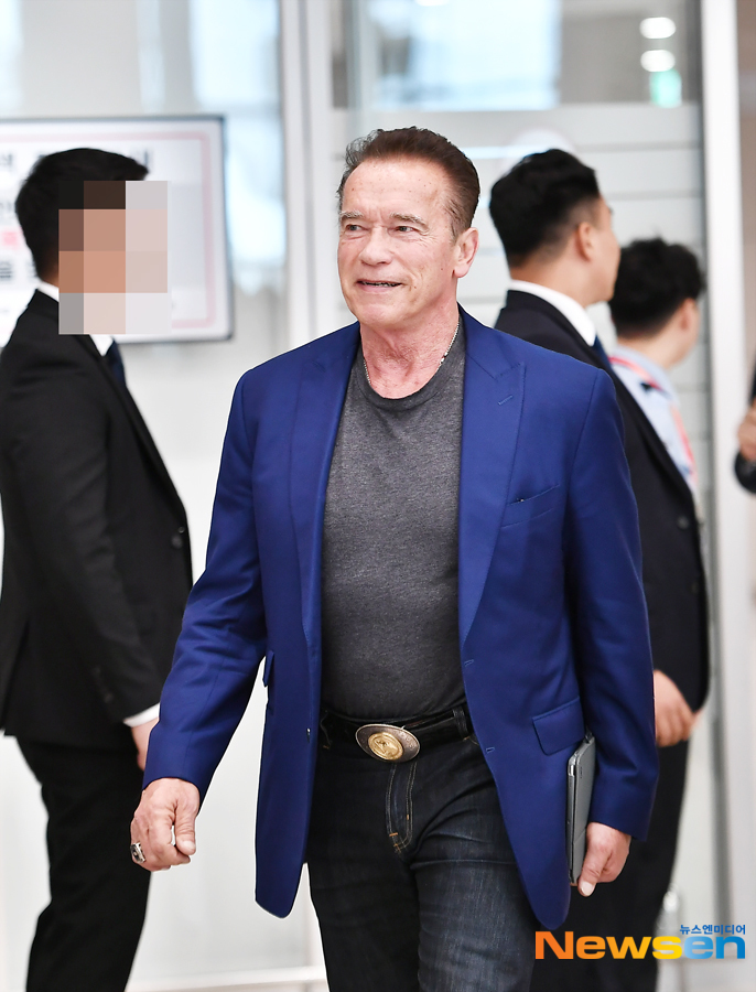 Film stars Arnold Clark Schwarzenegger and Linda Hamilton enter the movie via Incheon International Airport on the afternoon of October 20.Lee Jaeha