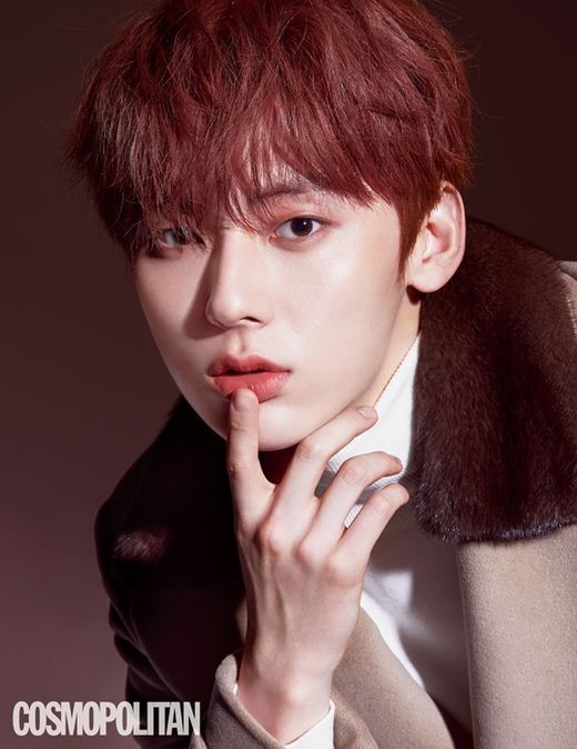Group NUEST member Hwang Min-hyun has a different charm with RED lip.Hwang Min-hyun was introduced in the November issue of fashion magazine Cosmopolitan, which is a photo shoot using Lipstick.Four colors of clear RED, pitch-lighted indie pink, warm brick RED, and chromatic cool tone RED were expressed by Hwang Min-hyun directly with lips.When asked about the self-care score, Hwang Min-hyun said, If you score, you will score about 90 points? Haha. I tend to care more about skin care than makeup.Hwang Min-hyun is the Count of the musical Marie Antoinette and will release NUEST mini 7th album The Table on the 21st.