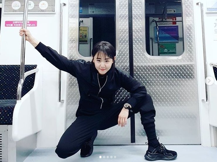 Moon Geun-young will be on his SNS on the 21st, Finally the first broadcast! Tonight at 9:30 pm tvN, Catch Phantom will be broadcast first.I will go with you to catch Phantom, please. The photo shows Moon Geun-young posing in various poses inside the Subway set, while the visual and cheerful charms catch the eye.The fans who responded to the photos responded such as Cute sister, Fighting is finally today, Unconditional shooter.Meanwhile, TVNs new drama Catch the Phantom starring Moon Geun-young, the action priority Subway Maryland Department of Labor, Licensing and R new Moon Geun-young (played by Phantom), and the principle first Subway Maryland Department of Labor, Licensing and R class leader Kim Sun-ho A work depicting (played by Ko Ji-seok) solving the case to catch a serial killer called Subway Phantom.Moon Geun-young, who visited the house theater in four years, and Kim Sun-ho, a charming and irreplaceable charm with solid acting ability, are gathering expectations.Today (21st) the first broadcast at 9:30 p.m.