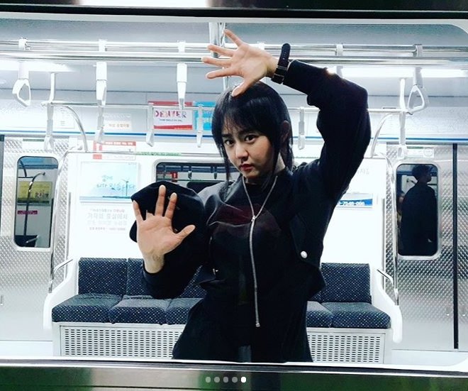 Moon Geun-young will be on his SNS on the 21st, Finally the first broadcast! Tonight at 9:30 pm tvN, Catch Phantom will be broadcast first.I will go with you to catch Phantom, please. The photo shows Moon Geun-young posing in various poses inside the Subway set, while the visual and cheerful charms catch the eye.The fans who responded to the photos responded such as Cute sister, Fighting is finally today, Unconditional shooter.Meanwhile, TVNs new drama Catch the Phantom starring Moon Geun-young, the action priority Subway Maryland Department of Labor, Licensing and R new Moon Geun-young (played by Phantom), and the principle first Subway Maryland Department of Labor, Licensing and R class leader Kim Sun-ho A work depicting (played by Ko Ji-seok) solving the case to catch a serial killer called Subway Phantom.Moon Geun-young, who visited the house theater in four years, and Kim Sun-ho, a charming and irreplaceable charm with solid acting ability, are gathering expectations.Today (21st) the first broadcast at 9:30 p.m.