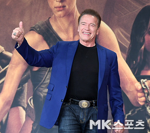 Actor Arnold Clark Schwarzenegger poses.The movie The Terminator: Dark Fate is a big expectation with the extraordinary and trendy action of Deadpool Tim Miller and the confrontation of powerful characters that have not been seen before.James Cameron, who created the The Terminator series, is focusing on the comeback of the series icon T-800 Arnold Clark Schwarzenegger and Sara Corner Linda Hamilton.