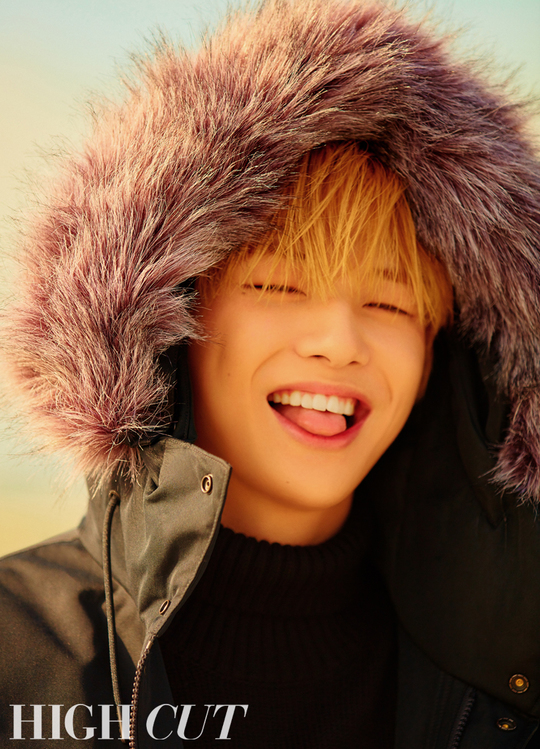 Kang Daniel decorated the cover of the magazine Hycutt.Kang Daniel has released a picture of a cool like autumn sky through his recently published star style magazine Hycutt.This picture shows Kang Daniel enjoying a lot of room on the roof of a deserted building.He wore jeans, a symbol of youth, casual outerwear such as white sneakers, padding jumpers, and vintage logo sweatshirts, and he gave off his lovely charm without any decoration.Kang Daniel also matched familiar items such as skateboards and hoodies that he liked before his debut.The way he skateboarded and walked on the set or waved at the camera gave him a comfortable feeling as if he were watching the 24-year-old Kang Daniels daily life.In the interview after the filming, Kang Daniel mentioned his first solo album color on me, which is writing a record every day.He said, It was an album of aspirations for my music to show you. I didnt know that many people would support me.In fact, there have been many things, and I would have been very slow, but I was grateful for being there.Kang Daniel is now the beginning, he said.He also expressed his affection for the recently decided fan club name, Danity. I had a fan club name, but all the names you sent me had a great meaning.How did you think this? was special enough to make you feel, and I was glad everyone liked it.I want to make special moments and memories together like the meaning of the name. Twenty-four Kang Daniel, who is asking what future he is now, said, I do not know how the way I am walking is going to end, but when I look back, I hope I can be sure that I have lived really well.I want to do my best and run without a circle, so I wont regret it when I look back on myself.emigration site