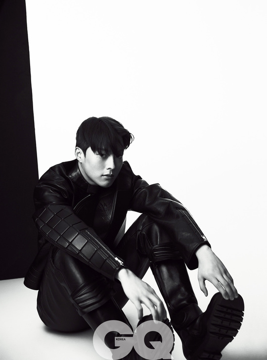 A picture of Jang Ki-yong has been unveiled.Jikyu Korea recently conducted photo shoots and Interviews with Actor Jang Ki-yong, who completely digested all black costumes from a glam mood suit to a photo shoot with Jikyu Korea.After an Interview with Jikyu Korea, Jang Ki-yong said of his screen debut, Bad Guys: The Movie, I watched it twice at the premiere and once Alone.Ive never seen a movie before, so it was fun and fresh.When asked about the secret of her rise from model to lead Actor, Jang said, I am cool about work. I am greedy.I feel like I could have done better or not when I saw it.I heard that I need to push myself so far, but I could not settle down because of this tendency. kim myeong-mi