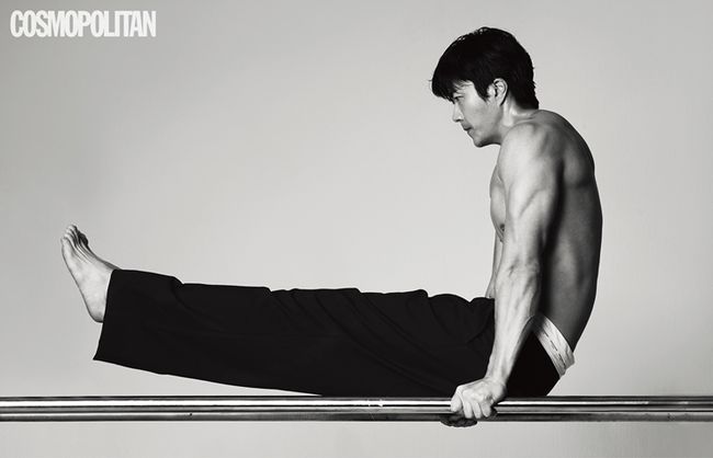A pictorial image of actor Kwon Sang-woo has been released.On the 21st, fashion magazine Cosmopolitan released a picture of working with Kwon Sang-woo.Kwon Sang-woo, who plays the role of Ear, who lost everything to Baduk in the movie Ear and plays a role with the ghost-like Baduk players in the world of the cold bet Baduk version, said, I felt burdened because the previous work One Number of Gods was so good and the main character was Jung Woo-sungI know there are still many people who are concerned about comments, but I am sure that if you see Ear, that worry will disappear 100%, because it is a movie that can show a completely different charm.I hope you can look at Jung Woo-sung Kwon Sang-woo will show a more sleek and solid appearance in Ear than in the movie The Cruelty of the Horse.Exercise is like a habit, but Ive never been on a diet before.I once heard a lot of Guts, but Feelings, who are getting away from the center of the Age, are going to be able to show that Kwon Sang-woo is still alive to young friends who do not know me yet. As for the situation in which the scenes in the works that appeared in the past are being used among netizens with various jobs, he said, I like it so much.Of course, there are many scenes that have been transformed from the original, but it is good for people to remember me, because the reason for choosing an actor job is also in this context.I like it when my children want to see it, he said cheerfully. I like it when I want to see it.As his career in Acting changed, he said, The desire and enthusiasm to meet good works quickly, not in the past, has become bigger than when he is a rookie.Im so excited to go to the scene and see good works as scenarios, and I dont want to waste time, she said, expressing her unusual affection for Acting.Meanwhile, the movie Ear starring Kwon Sang-woo is scheduled to open on November 7th.