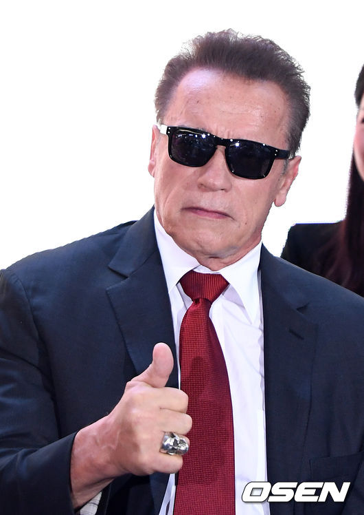 The movie The Terminator: Dark Fate red carpet was held at the IFC Mall in Yeouido, Seoul Youngdeungpo District on the afternoon of the 21st.Hollywood actor Arnold Clark Schwarzenegger poses in sunglasses