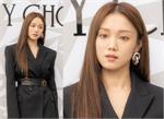 Lee Sung-kyung poses for the British luxury Desiigner brand Jimmy Choo at the Seoul Gangnam District Gallery Department Store Prestige Storage WEST on the afternoon of the 8th.For this days event, Twice Jung Yeon, Lee Sung-kyung, and Hong Jong Hyun attended the event.Written by Park Ji-ae, a photo of a fashion webzine,Lee Sung-kyung poses for the British luxury Desiigner brand Jimmy Choo at the Seoul Gangnam District Gallery Department Store Prestige Storage WEST on the afternoon of the 8th.