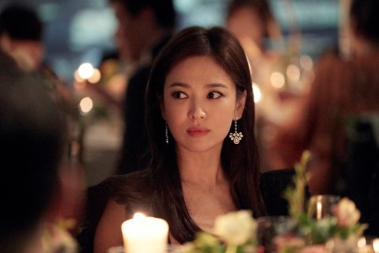 Song Hye-kyo latest, breathtaking Beautiful look overwhelming alluring beauty Song Hye-kyos hair stylist posted a picture of Song Hye-kyos recent situation on his instagram on the 21st.Meanwhile, Song Hye-kyo is currently reviewing the movie Anna as his next film.