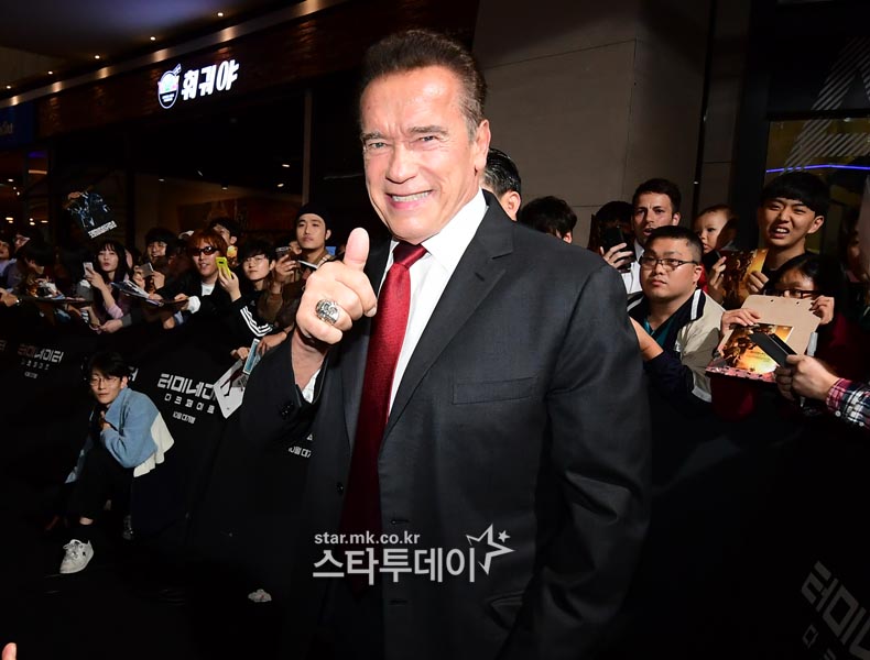 The Red Carpet event of the movie The Terminator: Dark Fate was held at the IFC Mall in Yeouido on the afternoon of the 21st.At this event, which will meet Korean fans, actors Arnold Clark Schwarzenegger, Linda Hamilton, McKenzie Davis, Natalia Reiss, Gabriel Luna and Tim Miller attended the event.