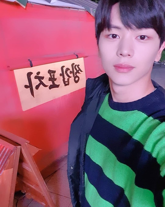 Group BtoB member Yook Sungjae released JTBCs new drama Twin Gap Foa.Yook Sungjae posted a picture on his Instagram on October 22 with an article entitled Fooa a lot of fun!The picture shows Yook Sungjae standing next to the sign of Foa Two. The warm visual of Yook Sungjae catches the eye.The sleek V-line of Yook Sungjae also stands out.Actor Lee Joon-hyuk, who received the news, commented, I will see you in the Fooa Fighting.delay stock