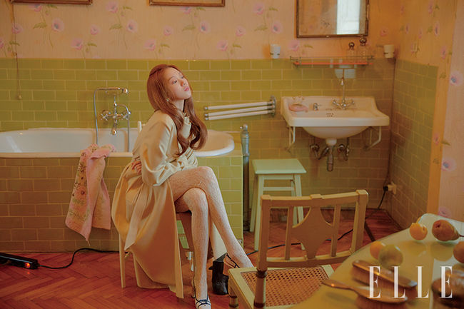 A class of Actor Lee Sung-kyung has been released.Fashion magazine Elle released a November issue photo with Lee Sung-kyung on the 22nd.Lee Sung-kyung in the picture has a natural and cool pose, delicate eyes, and rich sensibility.Lee Sung-kyungs fresh visuals and autumn sunshine, which perfectly digest the vivid color and romantic design costumes, create beautiful moments.Lee Sung-kyung, who started his career as a model and worked in various works, revealed his small taste of cats, dogs, strawberries and film cameras during filming.Meanwhile, Lee Sung-kyung will appear on SBSs new drama Romantic Doctor Kim Sabu 2 scheduled to air in 2020.