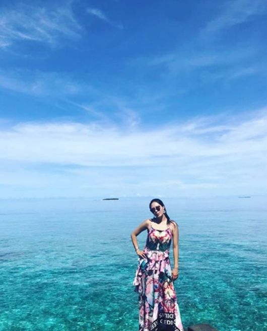 Broadcaster Gangnam District has revealed the latest honeymoon with Lee Sang-hwa and Maldives.Gangnam District posted a picture on his SNS on the 22nd with an article entitled Heavenly Sea Wife is pretty.In the public photos, Lee Sang-hwa poses in a colorful dress with a beautiful Sea background.The health of Sea and Lee Sang-hwa, whose eyes are sore, catches the eye.Gangnam District and Lee Sang-hwa posted a Wedding ceremony behind closed doors on Wednesday.Gangnam District and Lee Sang-hwa left a feeling of trembling and gratitude on the day of Wedding ceremony.The two Wedding ceremony society was held by Lee Kyung-gyu, Tae Jin-a, and the celebration was taken by Kim Pil.Gangnam District and Lee Sang-hwa couple are married in the blessing of many people in seven months of open devotion