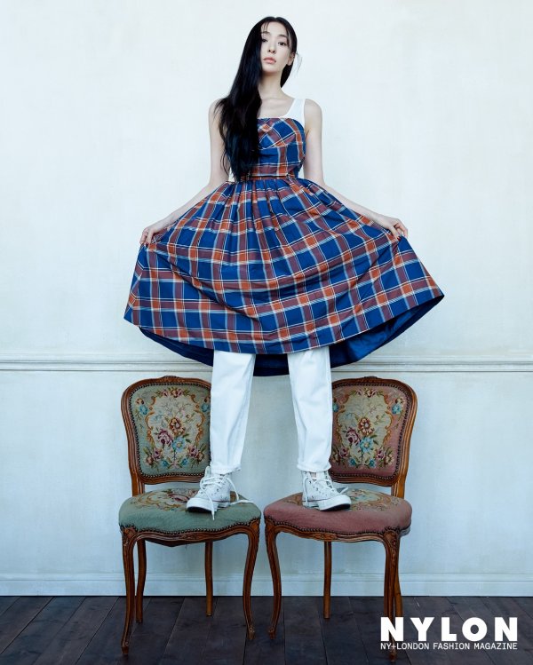 <p>Actor Lee Da-hee the fashion magazine Nylon of 11 June cover as the main was selected.</p><p>This photo shoot from Lee Da-hee of super models, Your Side has ten minutes to exert was. South different Aura in the step from ‘too too’is a tribute to sparking, of course.</p><p>Its pictorial cut and Interview by nylon 11 in the can. With her iconic time footage nylon TV about it.</p>