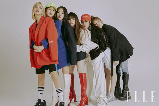 (G)I-DLE, which has been making a remarkable move since debut, appeared in the November issue of Elle.The pictorial focused on the personality of six members of (G)I-DLE.Recently, members who are actively active through Queen graves have expressed various feelings about the program at Interview after the picture.So-yeon, who has excellent production ability, said, I am glad to be able to show the stage that I imagined like the LATATA stage that I decorated with the magician concept.I think I have achieved my goal of showing the charm of each member. Mi-yeon, Minnie and Sujin said, It was true that the appearance was burdened at first, but I was getting more and more enjoying the program.Song Yuqi and Shuhua also expressed satisfaction, saying, The performers are getting closer.(G)I-DLE, which has been in the top spot in the song program in 20 days after debut in May last year, is a multinational group consisting of Mi-yeon, Minnie, Sujin, So-yeon, Song Yuqi and Shuhwa.(G) Pictures and interviews with a lot of charm of I-DLE can be found in the November issue of Elle and the Elle website.