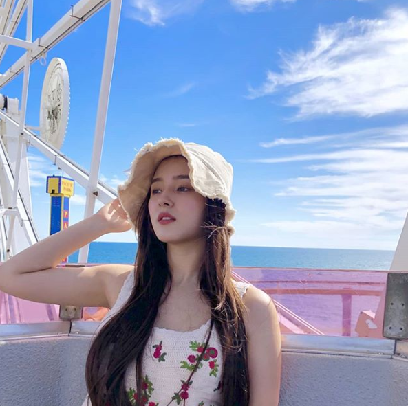 maekyung.com news teamGirl group Momoland member Nancy opened her own personal SNS and posted her first photo.On the 22nd, Momoland Nancy released a picture on his Instagram with an article entitled Hello.It shows a picture of himself in the background of the blue sky in the picture posted.Earlier, Momoland announced the opening of Nancy Instagram on its official SNS.Meanwhile, Momoland has been carrying out a variety of activities steadily.Recently, I was able to make a surprise busking