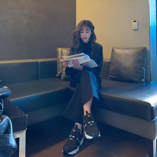 Singer Jun Hyoseong reported on the latest news on the 10th.Jun Hyoseong wrote on his Instagram on October 23, A hot-blooded photographer; an extreme job, Jun Hyoseong stylist, drawn to my heart.I am shooting hard. In the open photo, Jun Hyoseong is concentrating on memorizing the script with an Actress force.Even the sharp eyes are visible to the beautiful Jun Hyoseong visual.Park So-hee